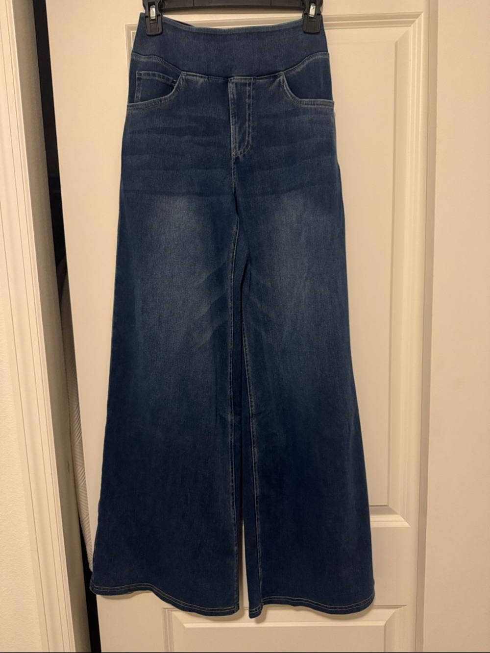 NWOT HALARA Dark Blue Wide Leg Jeans with Stretch Waistband